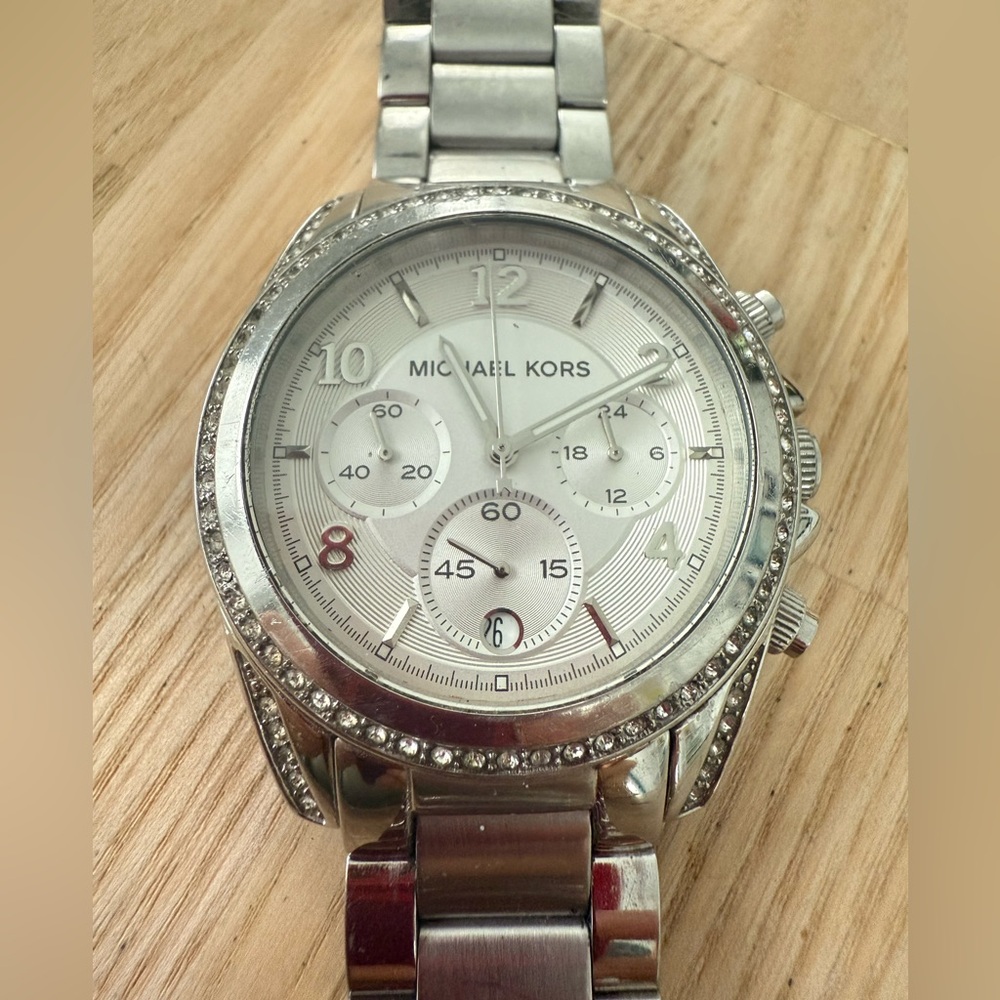 Michael Kors Blair silver tone chronograph watch NEW BATTERY